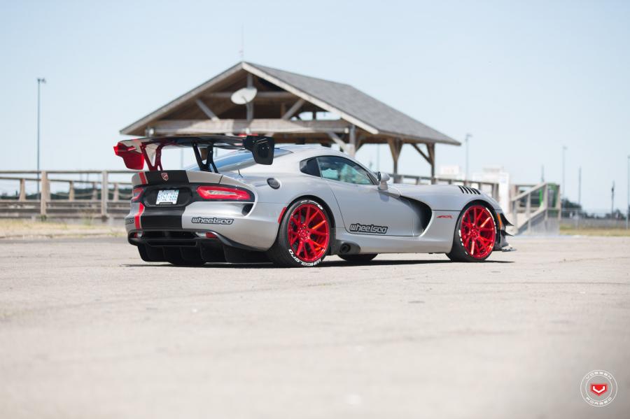  Dodge Viper ACR on Vossen Wheels (VPS-306) 2017 года  (фото 29 из 40)